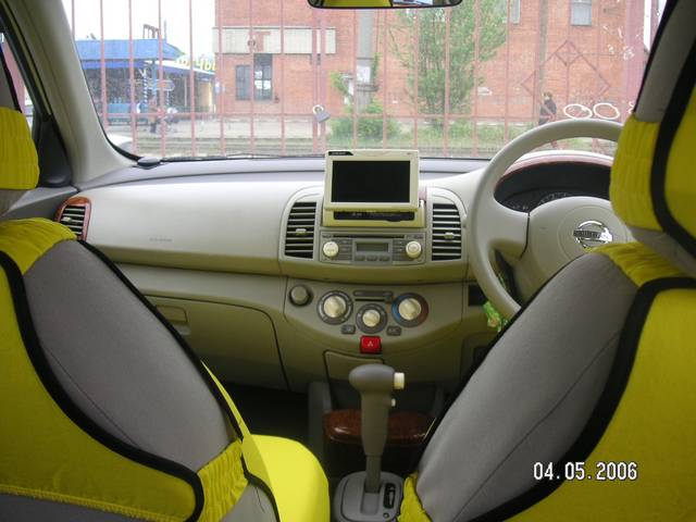2002 Nissan March