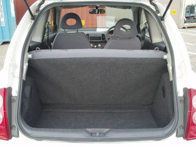 2002 Nissan March