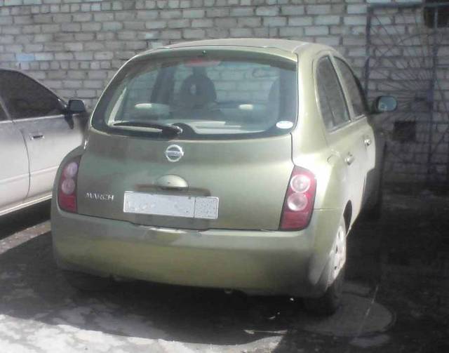 2002 Nissan March