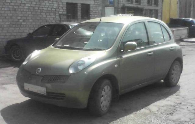 2002 Nissan March