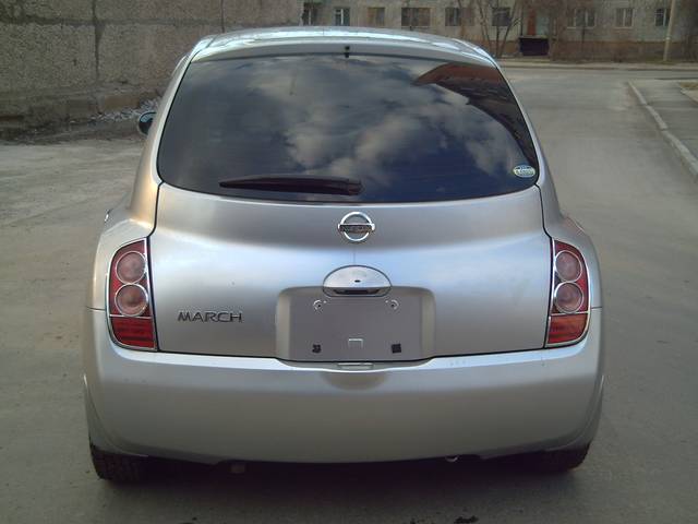 2002 Nissan March