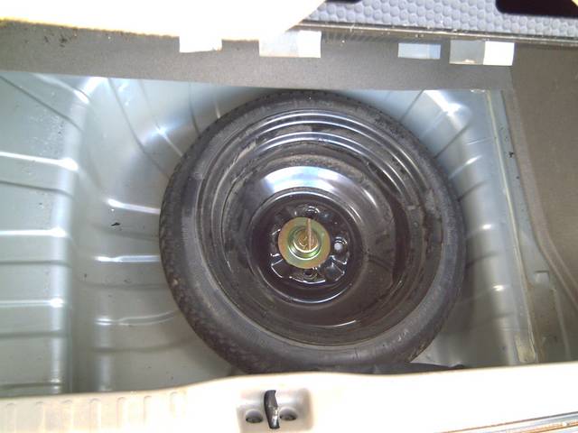 2002 Nissan March