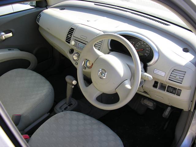 2002 Nissan March