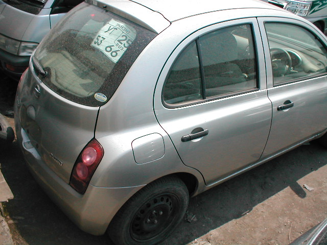 2002 Nissan March