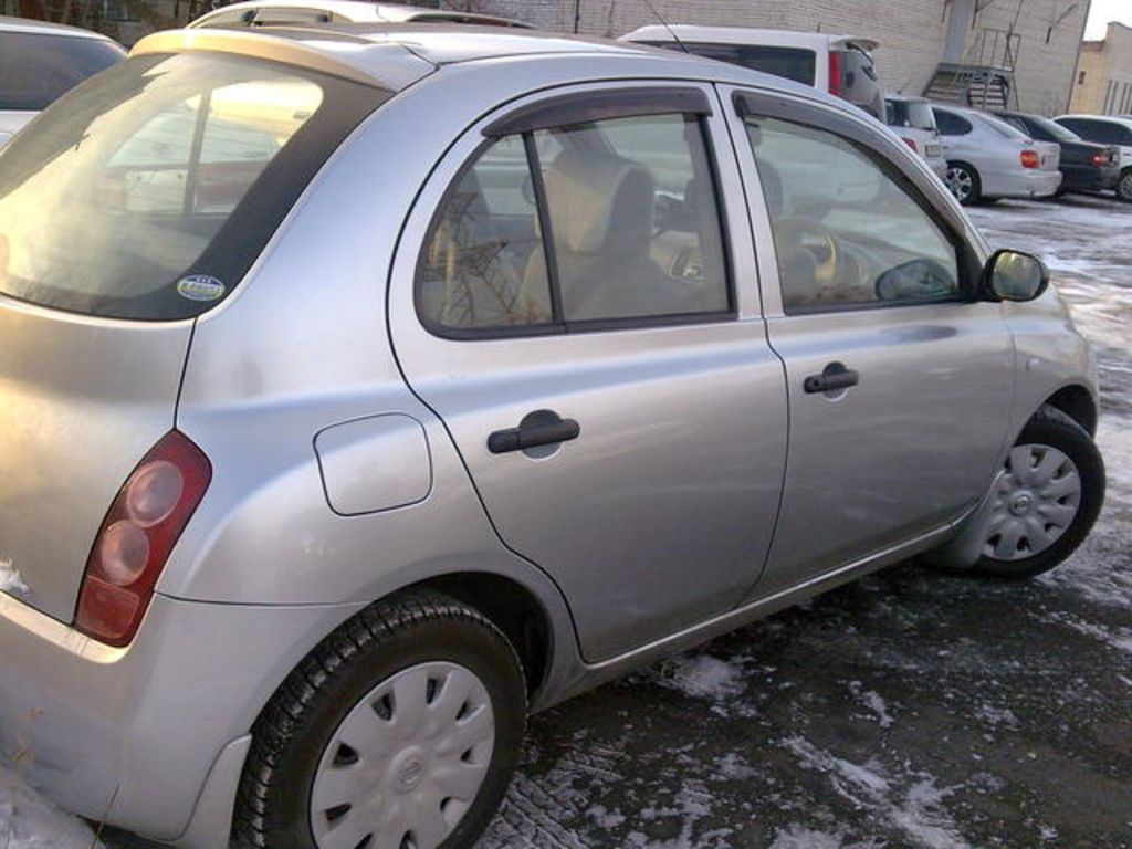 2002 Nissan March