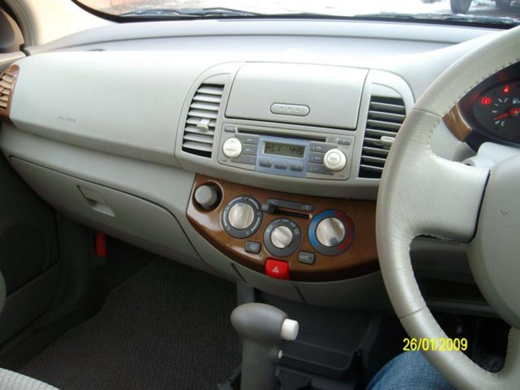 2002 Nissan March