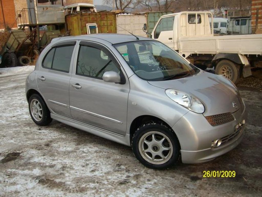 2002 Nissan March