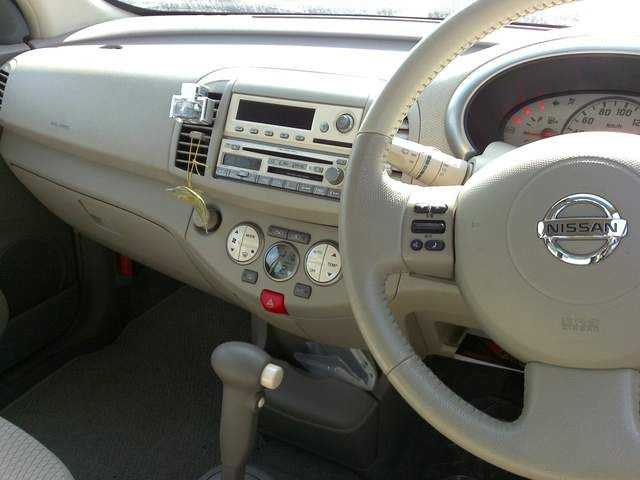 2002 Nissan March