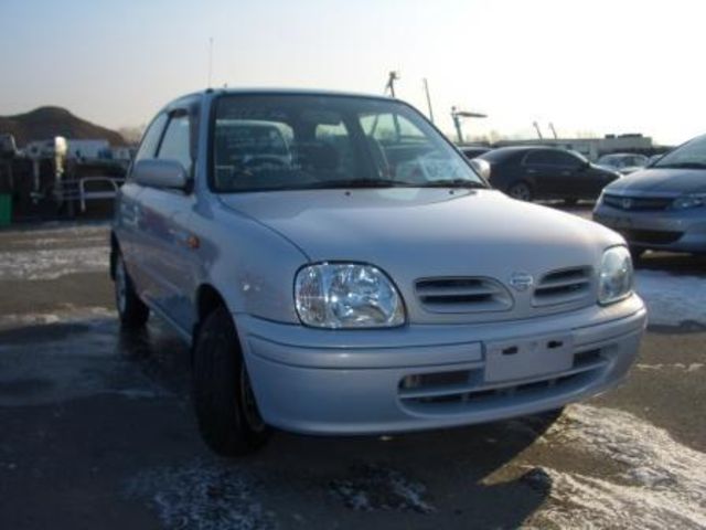 2002 Nissan March