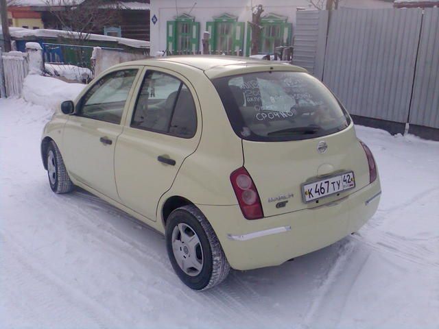 2002 Nissan March