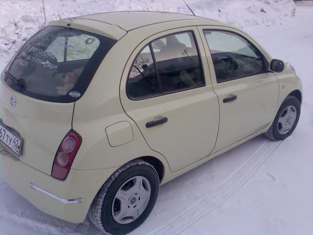 2002 Nissan March