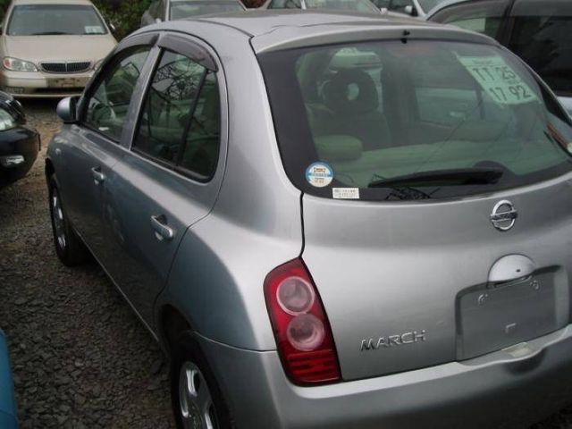 2002 Nissan March