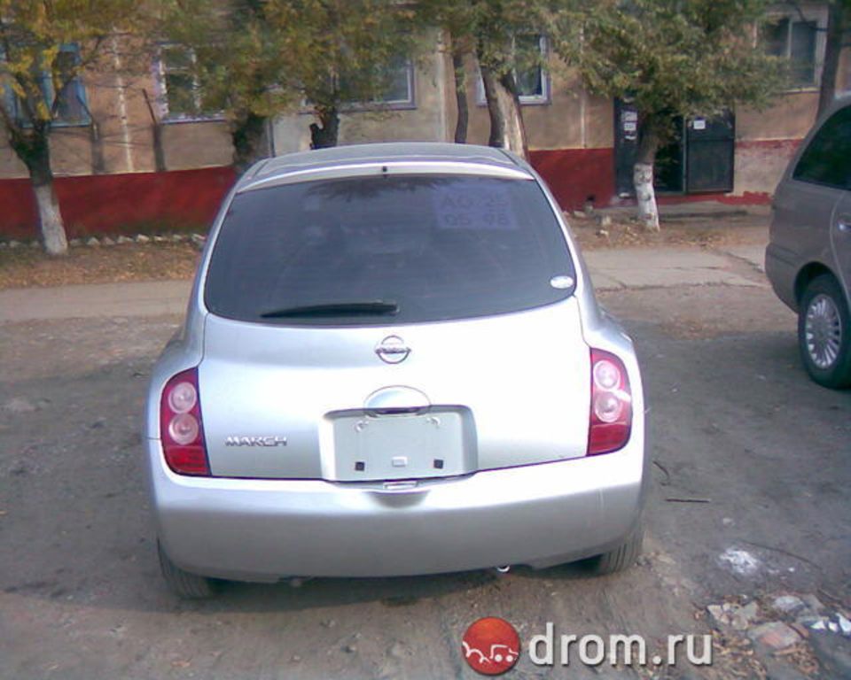 2002 Nissan March