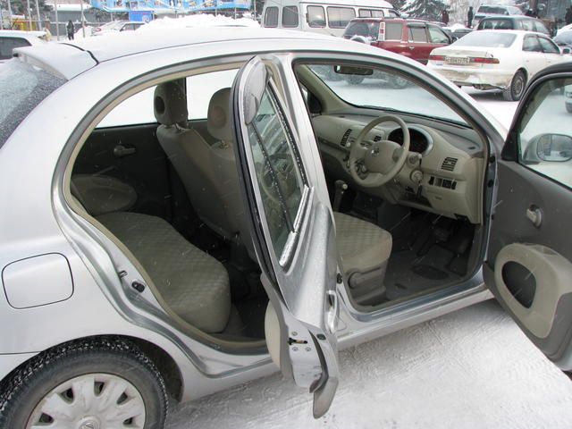 2002 Nissan March