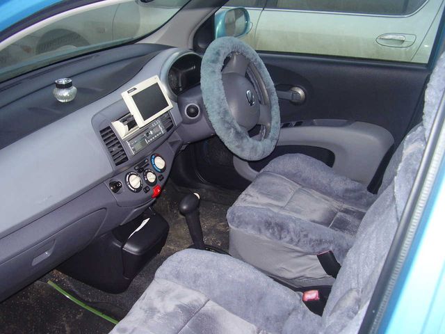 2002 Nissan March