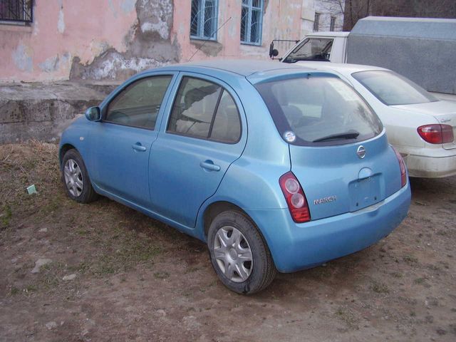 2002 Nissan March