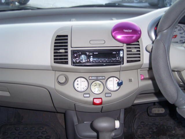 2002 Nissan March