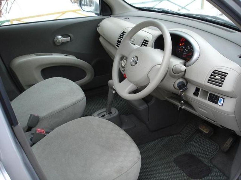 2002 Nissan March