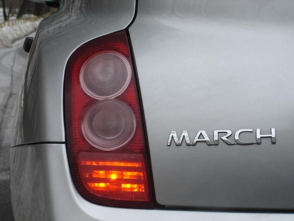2002 Nissan March