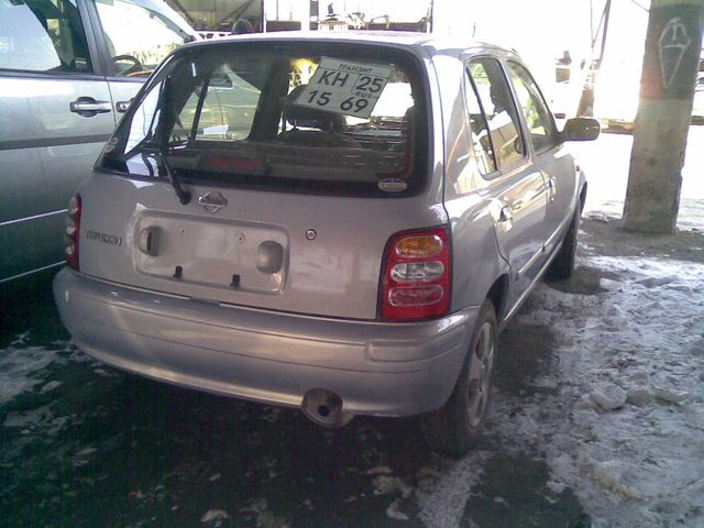 2002 Nissan March