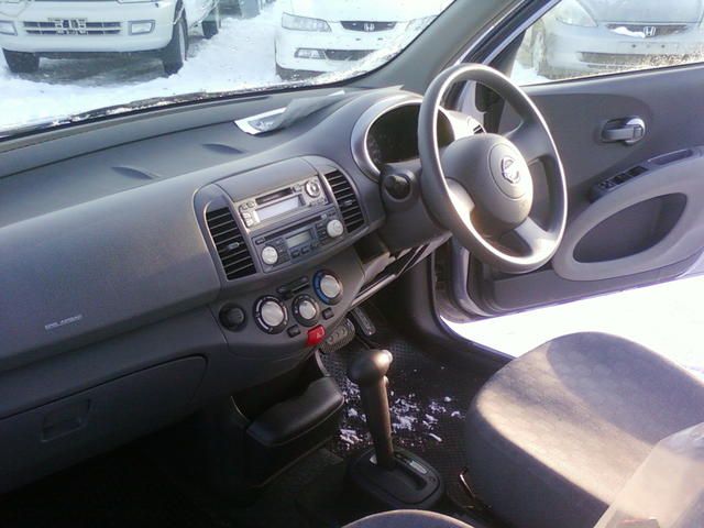 2002 Nissan March
