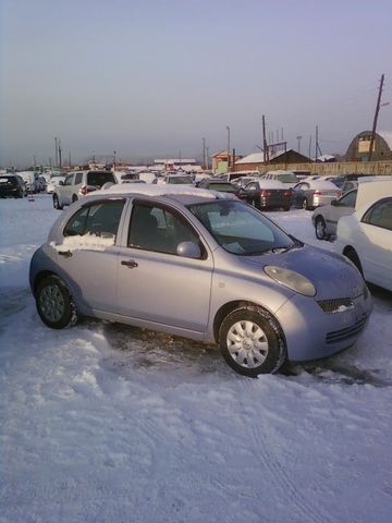2002 Nissan March