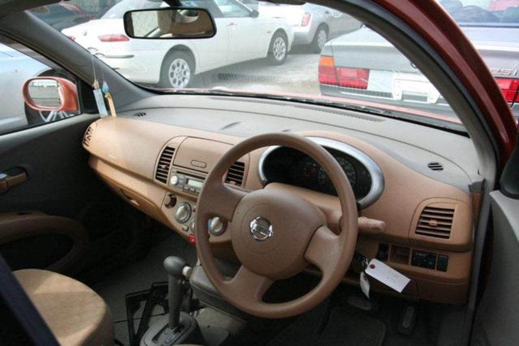 2002 Nissan March