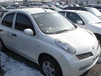 2002 Nissan March