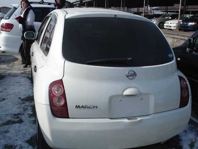 2002 Nissan March