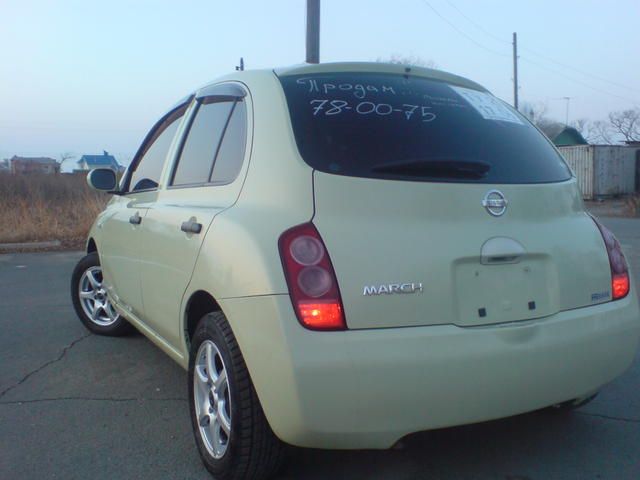 2002 Nissan March