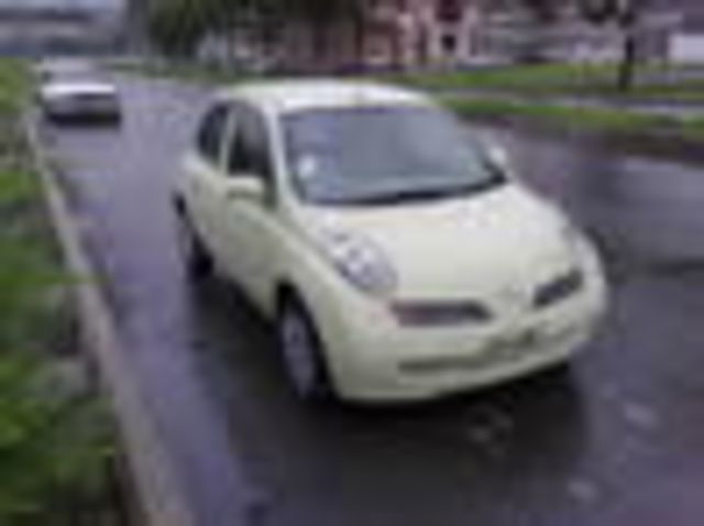 2002 Nissan March