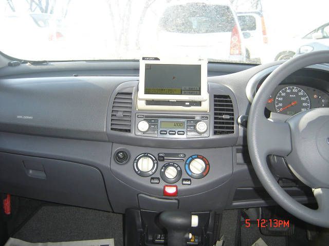 2002 Nissan March