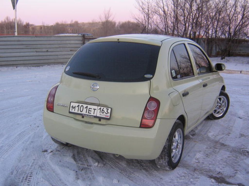 2002 Nissan March