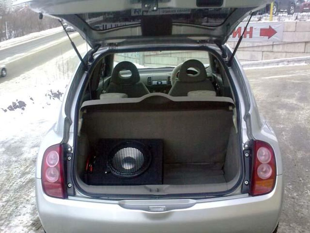 2002 Nissan March