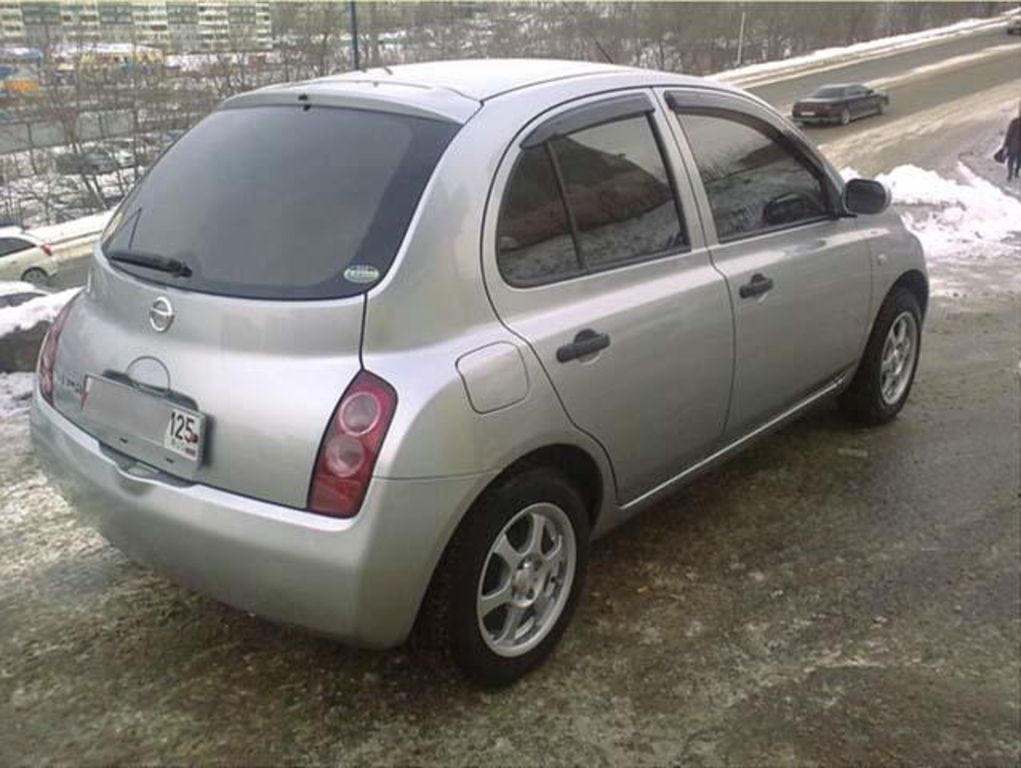 2002 Nissan March