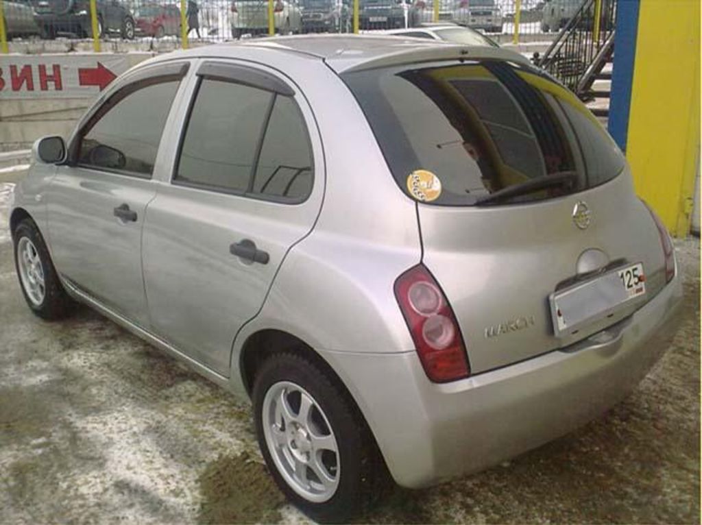 2002 Nissan March