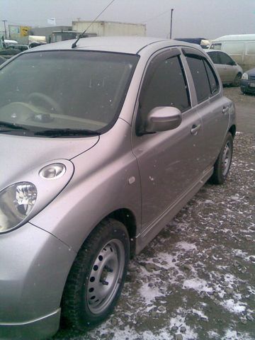 2002 Nissan March