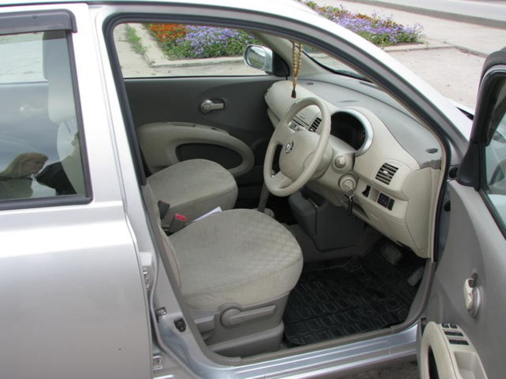 2002 Nissan March