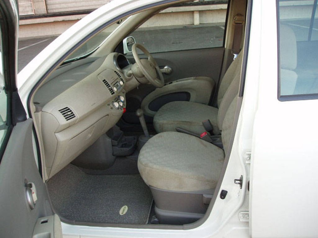 2002 Nissan March