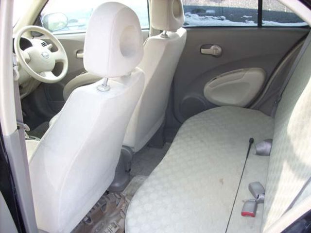 2002 Nissan March