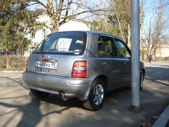 2002 Nissan March