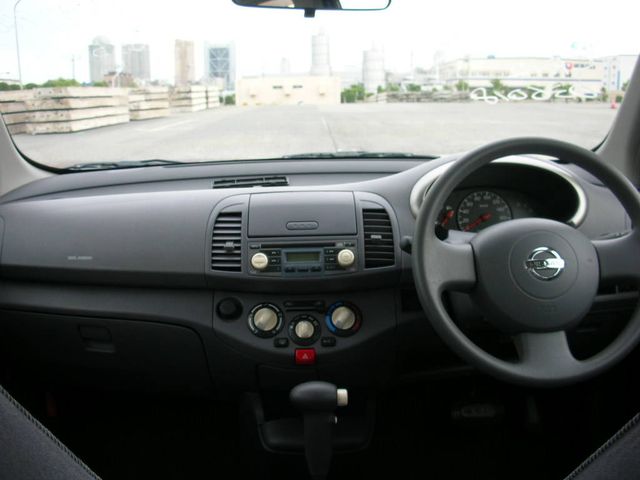 2002 Nissan March