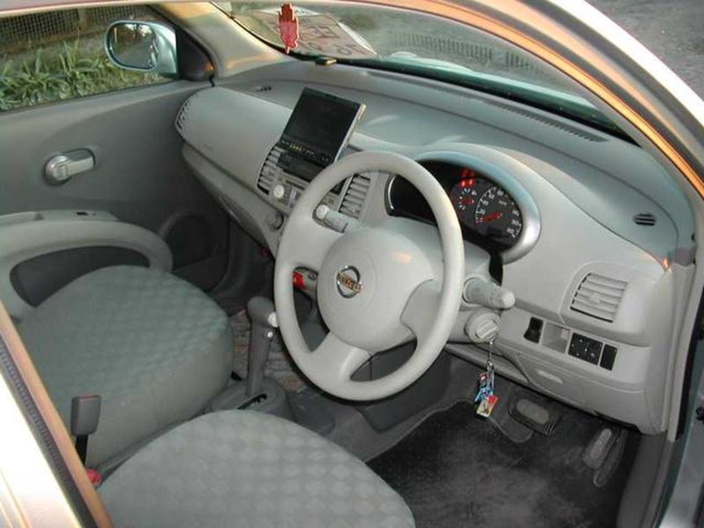 2002 Nissan March
