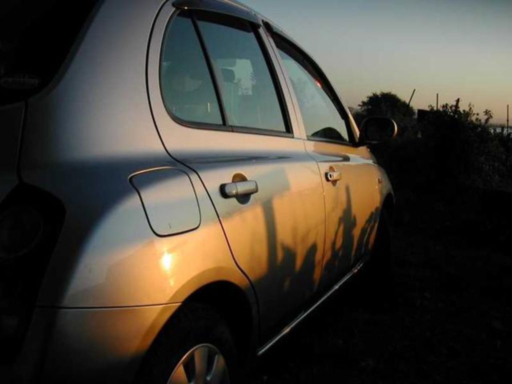 2002 Nissan March