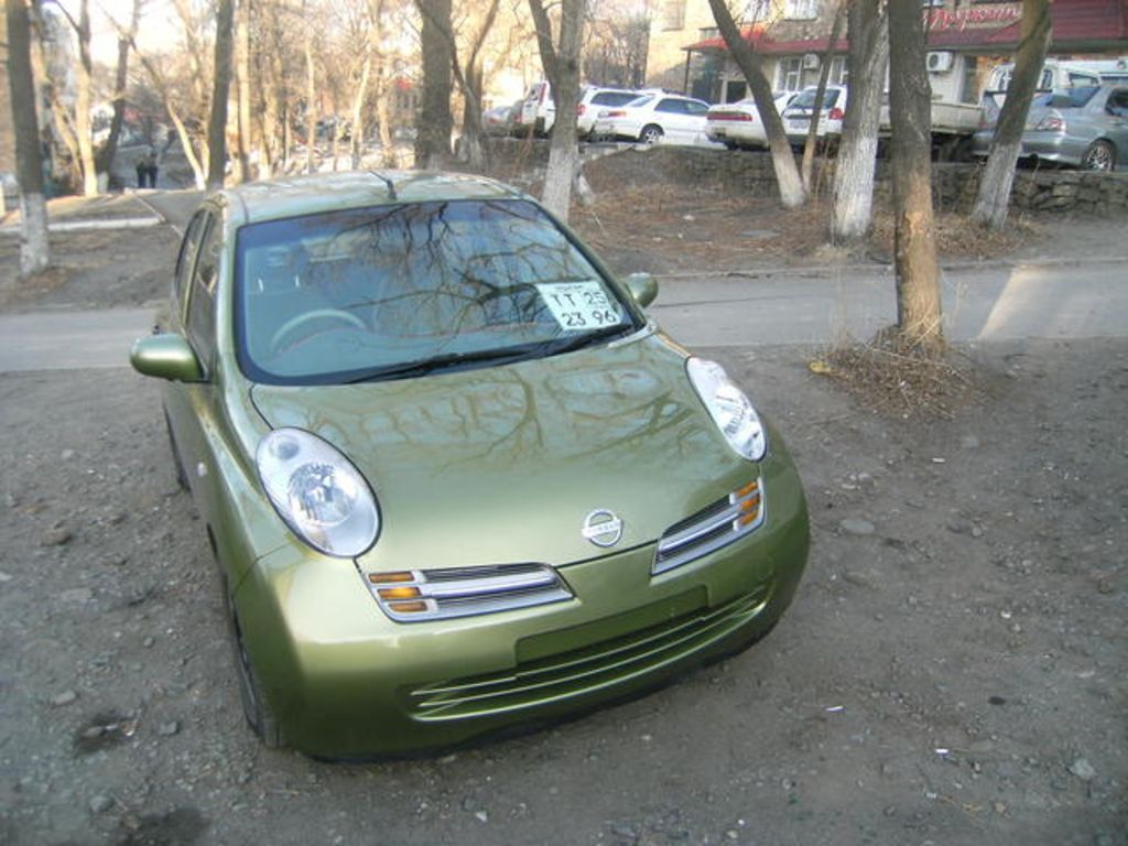 2002 Nissan March