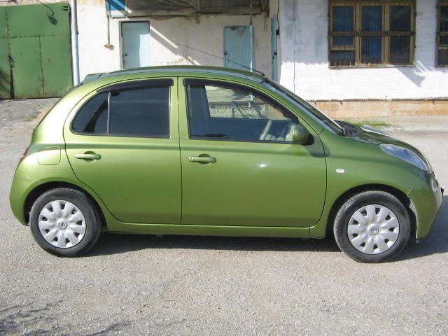 2002 Nissan March