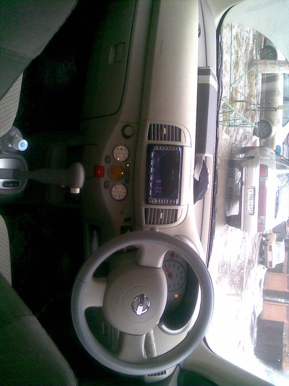 2002 Nissan March