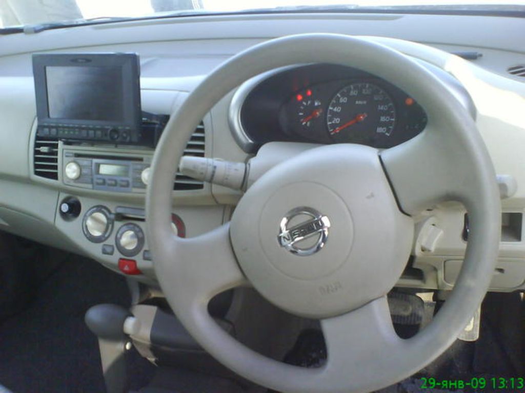 2002 Nissan March