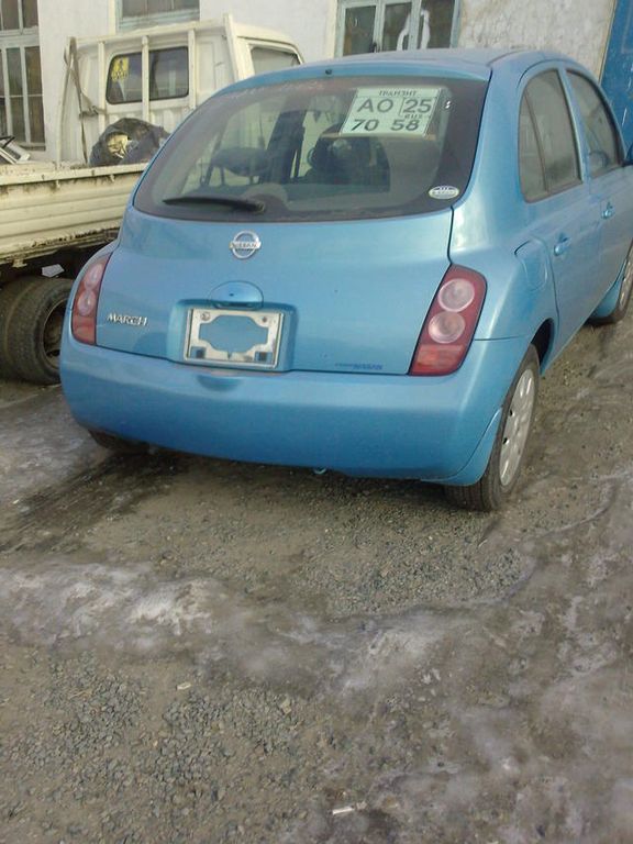 2002 Nissan March