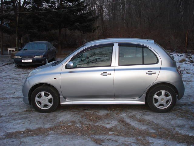 2002 Nissan March